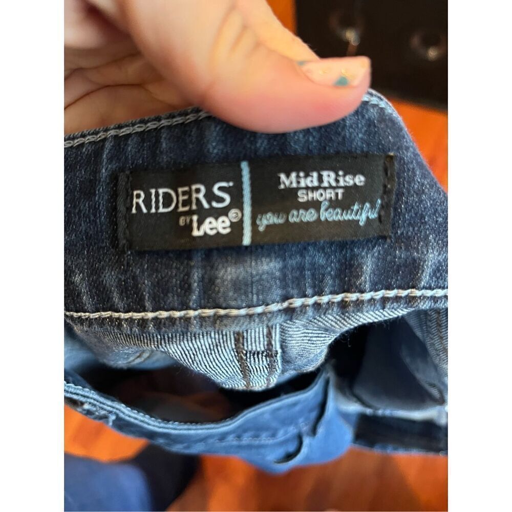 Mid Rise Riders Lee Jean Shorts. Size 14m - Picture 4 of 8
